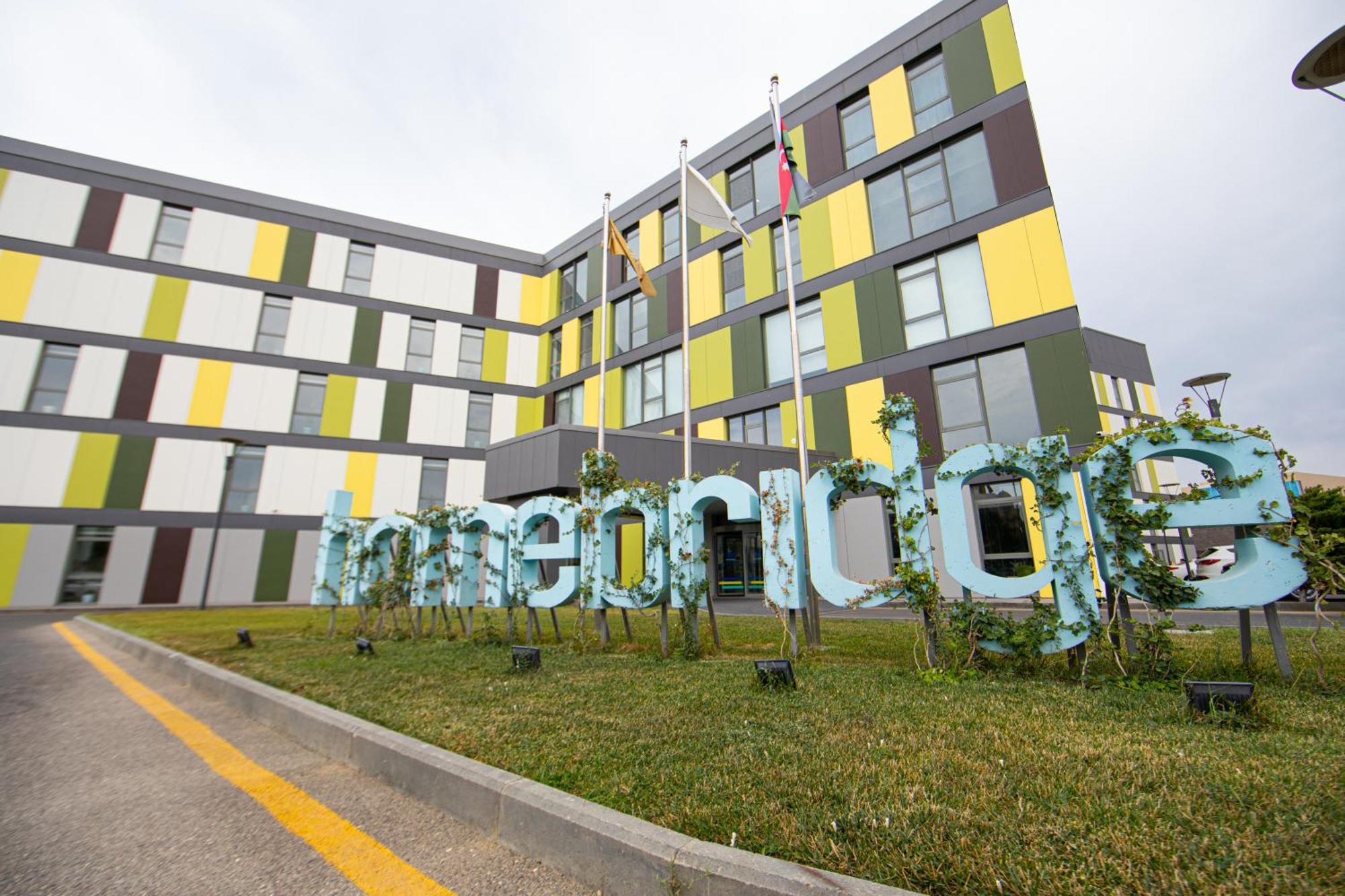 HomeBridge Hotel Appartments Baku Exterior foto